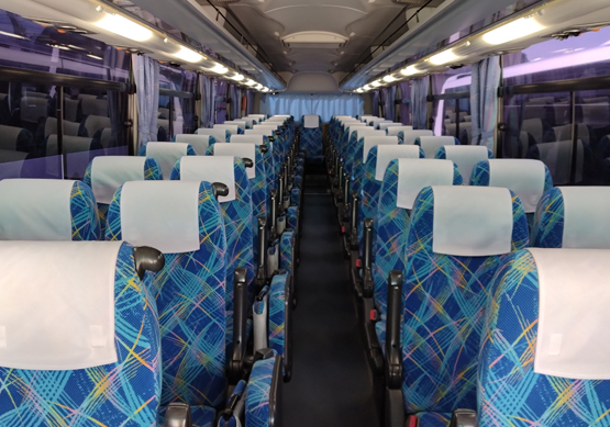 大型バス車内